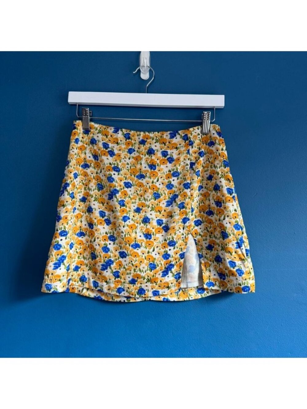 Bailey Rose Floral Mini Skirt Women's Size Small Yellow Blue Slit Preppy Girly